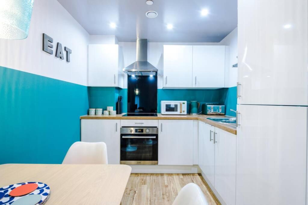 Tower-Gem - Beautiful Blue Apartment With Free Parking Near The Marina 利物浦 外观 照片